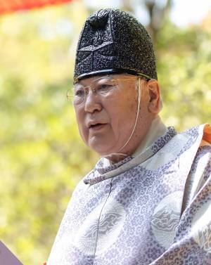 【星のや京都】平安貴族が別荘を構えた嵐山で秋の情景に触れながら和歌を詠む「奥嵐山の歌詠み」開催 ～800年にわたり和歌を守り伝える冷泉家当主と当主夫人が、和歌の世界へ誘う～｜開催日：2022年10月13日