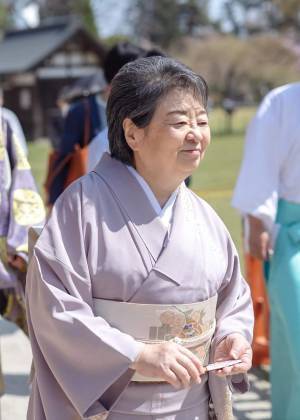 【星のや京都】平安貴族が別荘を構えた嵐山で秋の情景に触れながら和歌を詠む「奥嵐山の歌詠み」開催 ～800年にわたり和歌を守り伝える冷泉家当主と当主夫人が、和歌の世界へ誘う～｜開催日：2022年10月13日