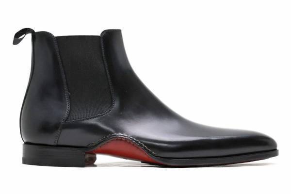 スペインの高級靴ブランド「MAGNNANI」より、 屈曲性に富んだオン・オフ使いやすいパティーヌブーツを発売