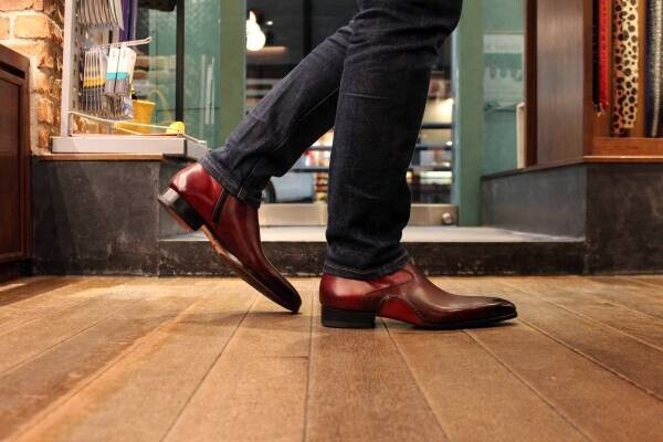 スペインの高級靴ブランド「MAGNNANI」より、 屈曲性に富んだオン・オフ使いやすいパティーヌブーツを発売