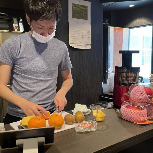 【カットフルーツの世界で一番に！】「フルーツ王トーキョー」が笹塚にオープン！