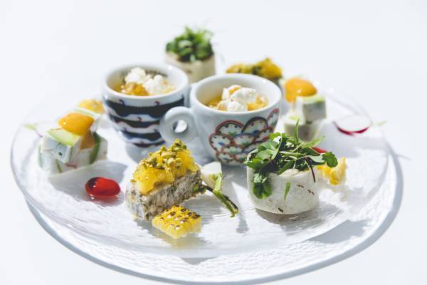 【ダーワ・悠洛 京都】 Perrierモクテルと共に、南国フルーツのスイーツを 　「Summer Afternoon Tea Set with Perrier」販売