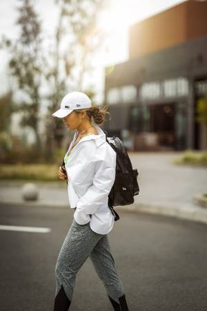 AYAとニューエラによるコラボコレクションが登場