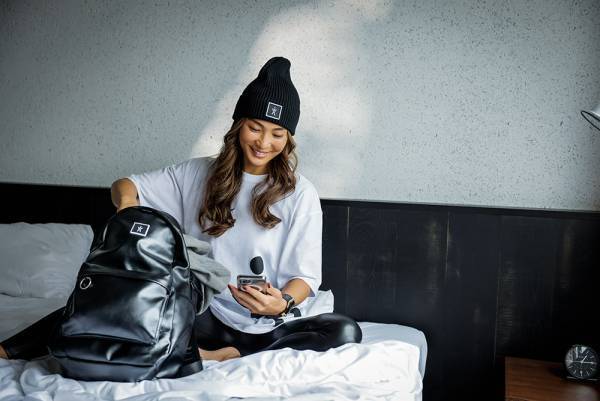 AYAとニューエラによるコラボコレクションが登場