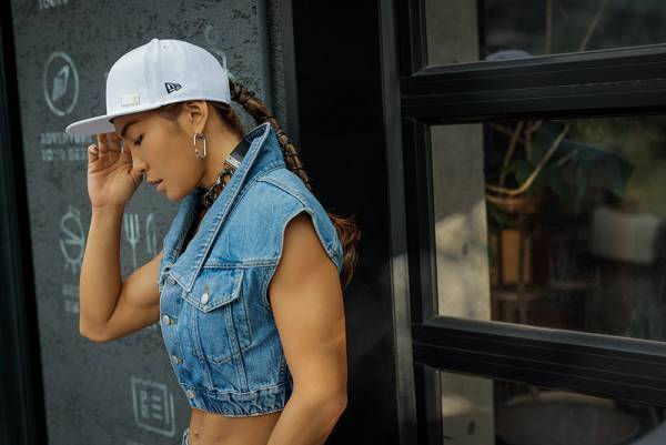 AYAとニューエラによるコラボコレクションが登場