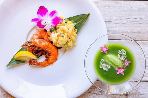 ベイサイドを見渡す緑あふれるガーデンでハワイ気分を満喫！ 『Hawaiian Summer Garden』開催