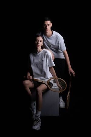プロジェクト「MOONRAKERS」と、双子の現役テニスプレーヤー冨田ツインズが展開するテニスウェアブランド「TENEZ」のコラボレーションについて