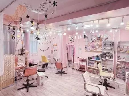 秋葉原駅から徒歩7分『メイド美容室 モエちょき』はメイドさんがカットしてくれる世界初のヘアサロン！Findサービスで情報を公開中