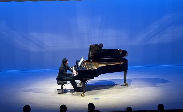 世界的ピアニスト・川口成彦ピアノリサイタルがクリスマスイブに開催決定！カンフェティにてチケット発売中