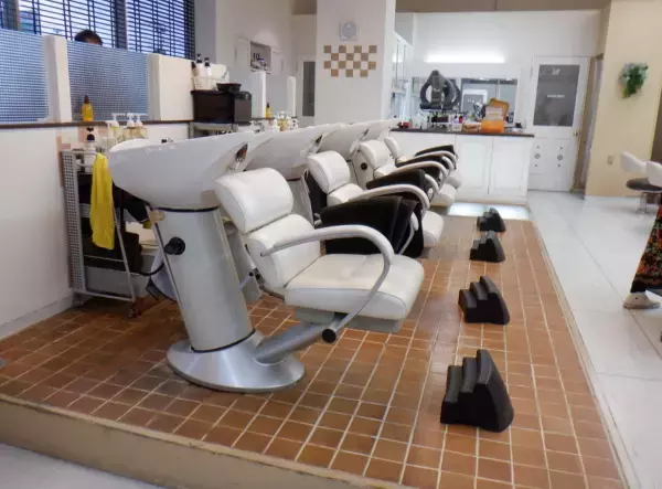 新鉾田駅から車で22分『GRASS hair』は買い物ついでに立ち寄れるアットホームなヘアサロン！駅近ドットコムで情報を公開中