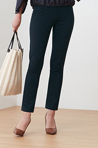 動きやすいのはあたり前！軽くてラクなはき心地を追求したライトテックストレッチパンツ新発売