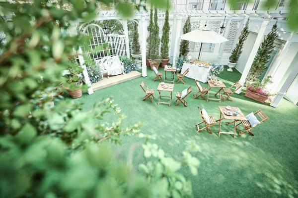 【東京】“青いバラ”でプロポーズの瞬間をよりロマンティックに！「チャペルdeプロポーズ～BLUE ROSE PLAN（ブルーローズプラン）～」誕生