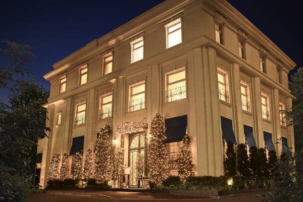 【東京】“青いバラ”でプロポーズの瞬間をよりロマンティックに！「チャペルdeプロポーズ～BLUE ROSE PLAN（ブルーローズプラン）～」誕生