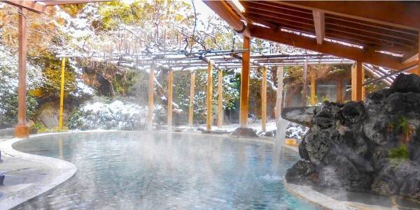 なめらかな肌触りの泉質を楽しむ温泉宿。大江戸温泉物語 「ホテル木曽路」と「鹿教湯」（共に長野県）で12月1日、冬のまんぞくバイキングスタート