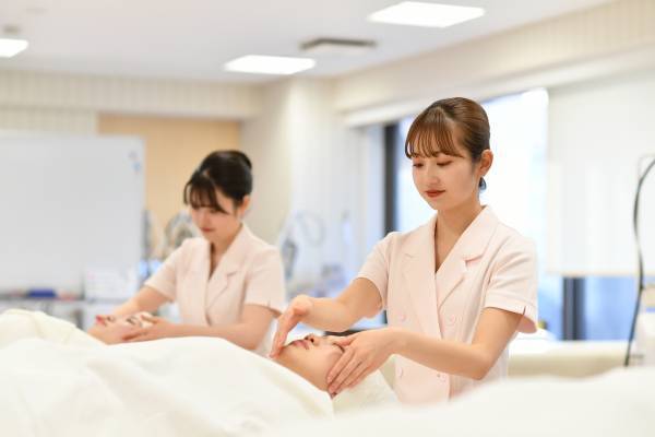 【日本初】美と健康の専門職大学が大阪地区で説明会を初開催！