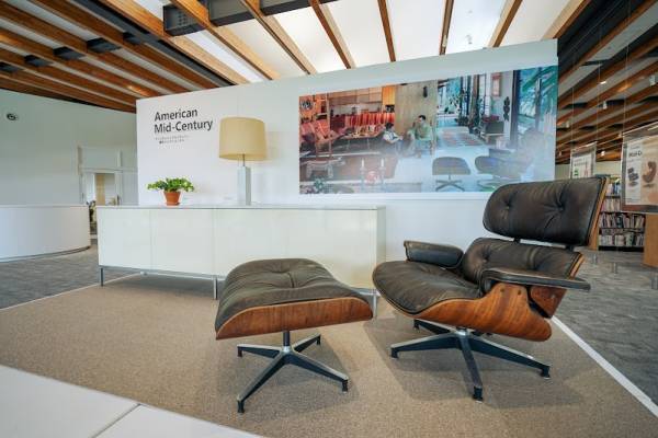 【北海道 東川町】家具の黄金期「ミッドセンチュリー」。その織田コレクション展を3つ同時に開催中