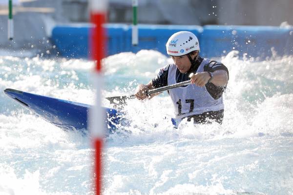 ハネタク初フォトエッセー「Voda　水の声　カヌー選手　羽根田卓也」９月１日発売【報知新聞社】