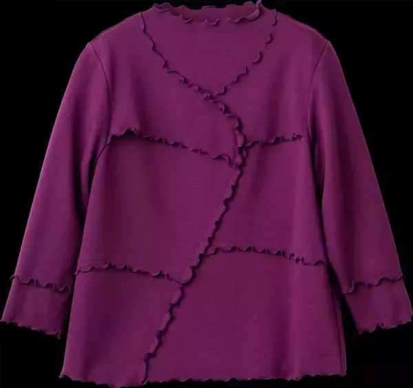 年齢差50歳！シニアインスタグラマーとデザイン学生がコラボ制作した服を発売