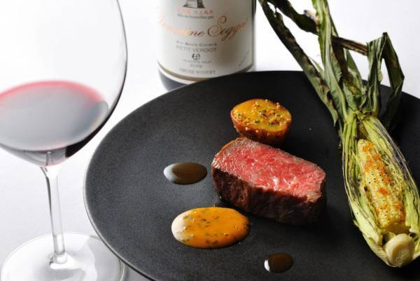 メインダイニング「OTTO SETTE(オットセッテ)」にて 夏限定のディナーコースを提供 ～葡萄やトマト、ヤングコーンなど、旬の味覚を堪能できる全10品～ ｜期間：2022年6月28日～9月6日