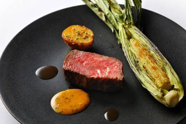 メインダイニング「OTTO SETTE(オットセッテ)」にて 夏限定のディナーコースを提供 ～葡萄やトマト、ヤングコーンなど、旬の味覚を堪能できる全10品～ ｜期間：2022年6月28日～9月6日