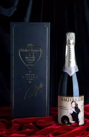 大黒摩季デビュー30周年記念!! CHAMPAGNE COLLET×大黒摩季コラボレーション SPARKLE★オリジナルデザインラベルボトル発売決定!!