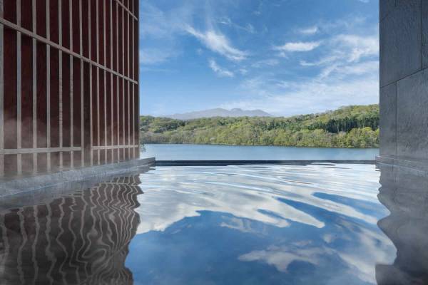 【界 ポロト】ポロト湖の懐にひたる、とんがり湯小屋の宿「界 ポロト」 2022年1月14日開業