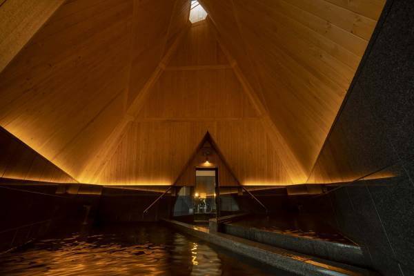 【界 ポロト】ポロト湖の懐にひたる、とんがり湯小屋の宿「界 ポロト」 2022年1月14日開業