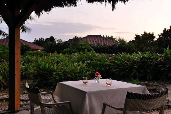 【星のや竹富島】伝統的な家屋で、島に吹く心地よい風を体感する「柔風(やふぁかじ)なごみ滞在」実施｜期間：2022年6月1日～8月31日