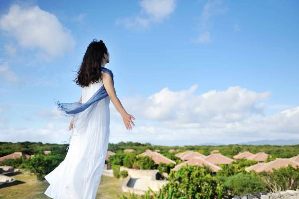 【星のや竹富島】伝統的な家屋で、島に吹く心地よい風を体感する「柔風(やふぁかじ)なごみ滞在」実施｜期間：2022年6月1日～8月31日