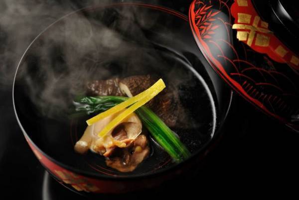 【星のや軽井沢】1日1組限定、一棟貸し切りの空間で日本酒やワインのペアリングとともにジビエを日本料理の仕立てで味わう「冬山の晩餐 ～ジビエ懐石～」提供開始｜期間：2022年12月1日～2023年2月28日