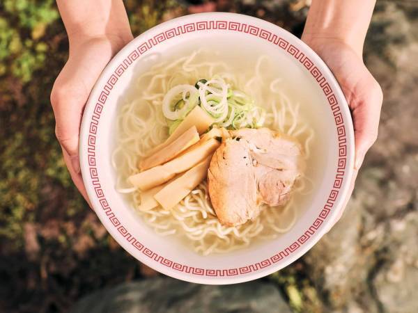 【OMO7旭川】旭岳の山上で、紅葉を眺めながら旭川ラーメンを食べる「旭岳紅葉ラーメンツアー開催」～ラーメンは全3種類、「すがわら」・「らーめんや天金」・「梅光軒」の中から選んで味わう～｜期間：2022年9月1日～9月30日