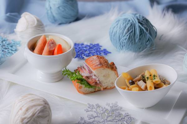 【大阪・心斎橋】ふわふわした雪山の真っ白い動物達がお出迎え！『クラシカルレディーのウィンターアフタヌーンティー』 期間限定販売