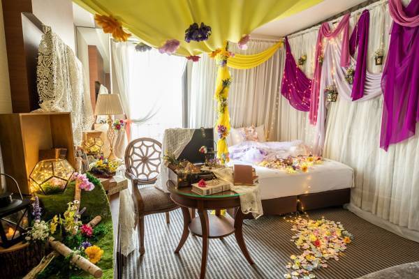 童話“ラプンツェル”着想スイーツブッフェ、物語の世界に迷い込んだような会場装飾＆幻想的な光のセレモニーも楽しめる『プリンセススイーツパーティー～ラプンツェルからのおもてなし～』 4日間限定開催