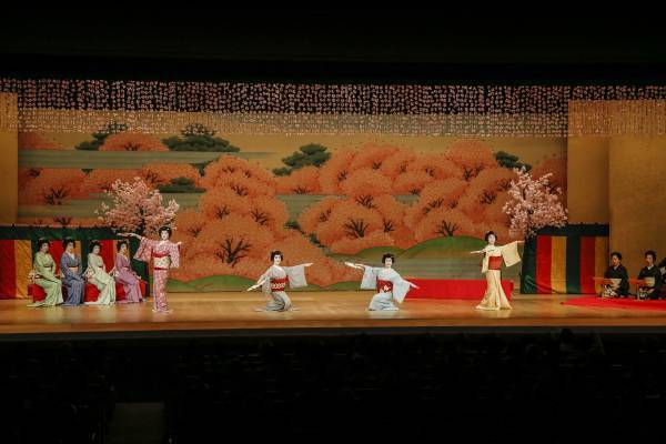 柳家小里ん・古今亭菊之丞と、現役の浅草で活躍する芸者たちによる、楽しくちょっと色っぽい「艶（つや）っぽ」な夜　『出張やきもち　落語と花街　艶っぽナイト』4/20開催！カンフェティにてチケット発売中