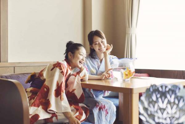 【青森屋】450個以上の金魚ねぷたに囲まれた「しがっこ金魚まつり」開催　～ポイの表面に運勢が浮かび上がる「ポイみくじ」が新登場～｜期間：2022年6月1日～8月31日