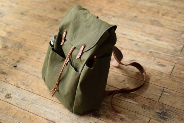 シルバー＆革アクセサリーAJINA　ドラゴン帆布と革のコンビバッグを発売