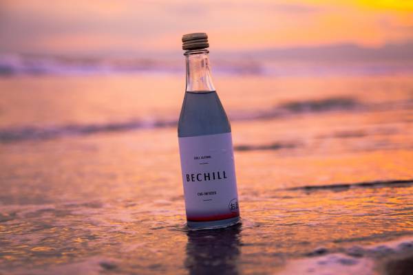 父の日は、おうちサウナをプレゼントしませんか？”煙の出ないテントサウナ”IESAUNAの予約販売第３弾決定！購入者にはCBDリキュール「BE CHILL」プレゼント！