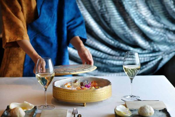 【星のや沖縄】壮大な海岸線に広がるさまざまな場所で仕事ができる 「イノーワーケーションプラン」提供 ～サンゴ礁と緑に囲まれた入り江に「岩場の隠れ処オフィス」が登場～｜提供開始：2022年9月1日