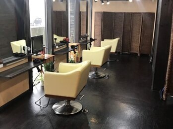 30代40代の大人女性に人気！強くて美しい髪を育むエイジングケアが得意なサロン『ATTIVO』の情報を駅近ドットコムで公開