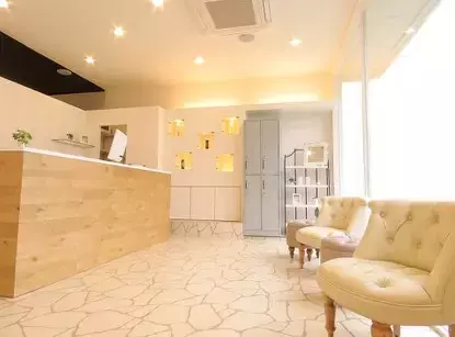 浜松駅から車で10分『e-style com's hair 柳通り店』は「一人一人のお客様に親身になって」をコンセプトに経験豊富なスタイリストが完全マンツーマンで施術！Findビューティーで公開