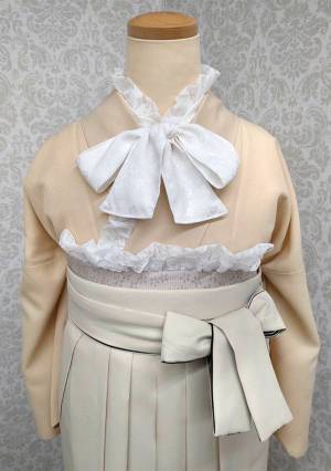 【平日特典キャンペーン】袴レンタルに可愛いレース衿無料サービス。大好評につき5月10日まで実施。