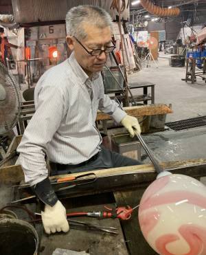 【青森屋】絶景花見露天「桜灯(さくらあか)りの湯」実施！和紙の桜と水面の津軽びいどろが幻想的な世界を演出｜期間：2022年4月1日～5月31日