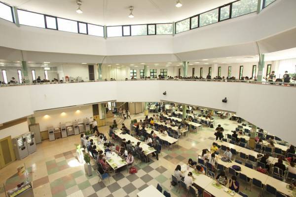 学生たちが自然と集まる親しみやすい場所へ 次世代型学生食堂 全面リニューアルオープン