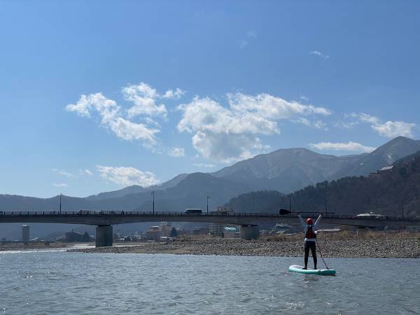 「とびだせ、越境ワーケーション」千曲川SUP、食材交換BBQで 心の壁を超える初めての体験を
