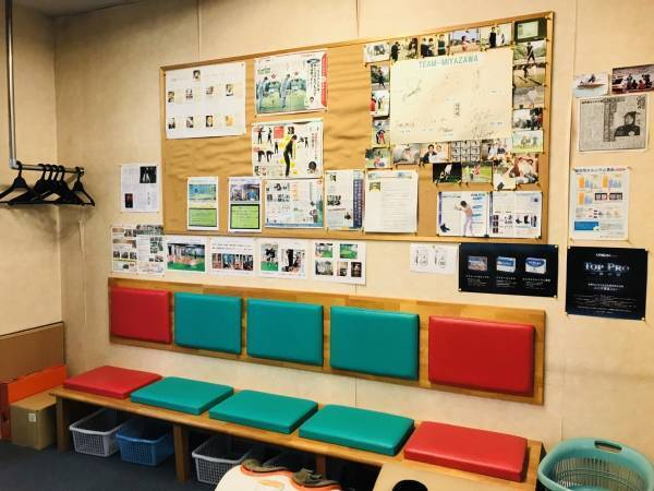 プロアスリートも利用！室内ゴルフ練習場もありスポーツによる不調改善が目指せる『みやざわ整骨院』の情報を駅近ドットコムで公開