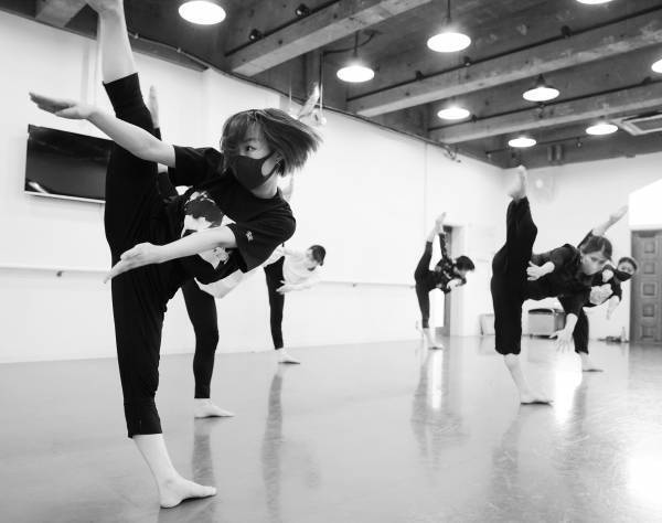 ローザンヌ国際バレエコンクールで優勝・二山治雄と、振付家としても活躍中の才能溢れるダンサー、宝満直也を迎えて描く愛と成長のファンタジー　Dance Marché「星の王子さま」4/27開幕！