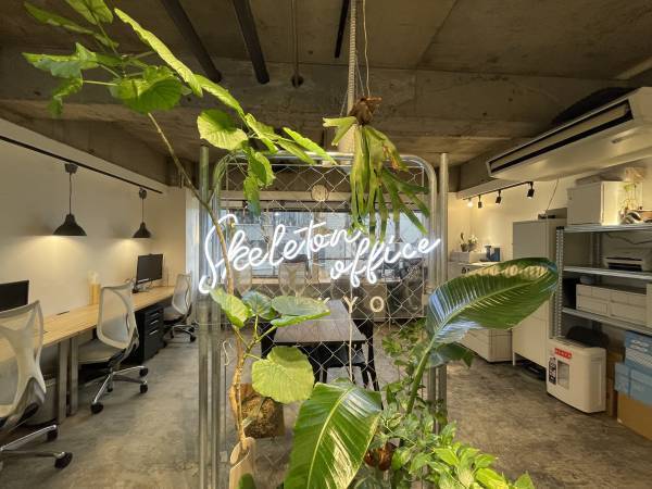 【オフィスDIY】DIYチームビルディングで作ったスケルトンオフィス東京のオフィスが完成しました！社員自らの手で作り上げるオフィスのご提案。