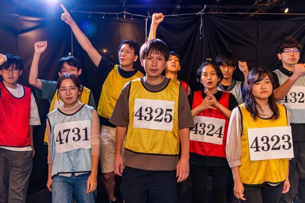 仕掛けられた数々のゲームをクリアし、 あなたはこのデスゲームを生き抜くことができるか。 リアル脱出ゲーム×デスゲーム『絶対絶命ワンダーランドからの脱出』