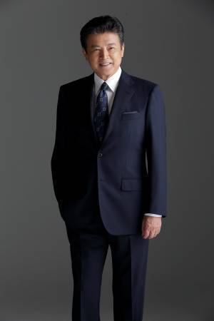 ＜洋服の青山＞ 三浦友和さんと橋本環奈さんが百人一首で真剣勝負　洋服の青山初売り限定CM『師走篇』を１２月２９日から全国放送