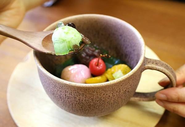 お茶の葉から生まれたマグカップで、心地よいティーライフをお楽しみください。